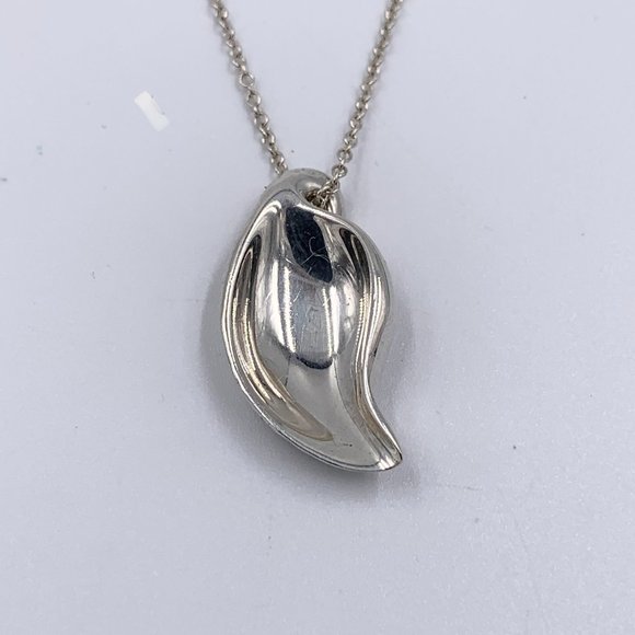 Authentic Tiffany & Co Elsa Peretti Pendant Leaf Silver Necklace - Picture 3 of 12